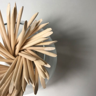 Rosenholzstäbchen – sanftes Maniküre-Tool zum Zurückschieben der Nagelhaut und Reinigen der Nägel | Rockstar Nails