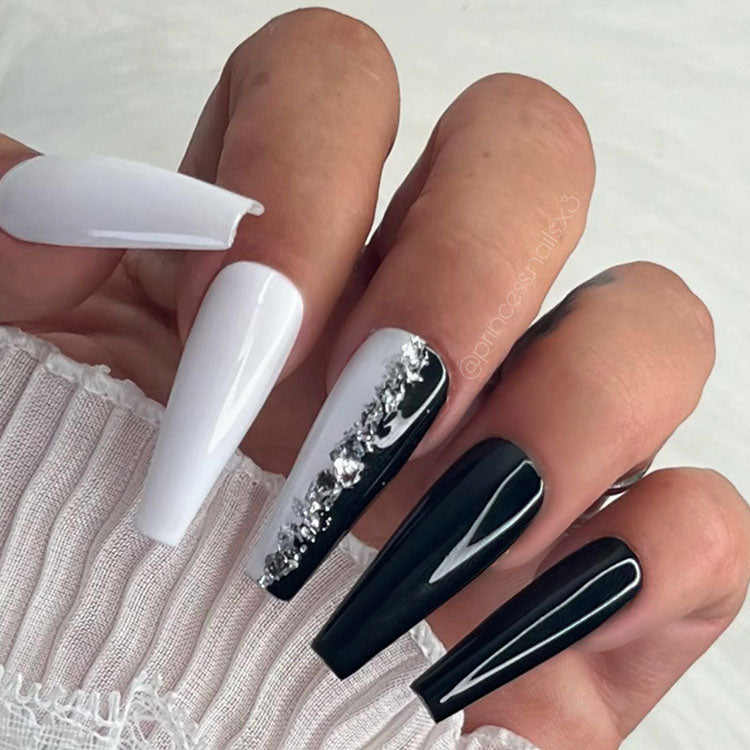 Fertiges Nageldesign mit Hema Free 3in1 UV Gellack - 90040 - weiß