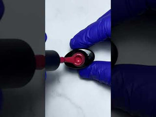 Lernen Sie diesen neuartigen UV Gel Lack Farben von Rockstar Nails kennen und überzeugen Sie sich von der Einfachheit des Produkts. 3in1 bedeutet: Basis, Farbe,und Finish in nur einem Arbeitsschritt.